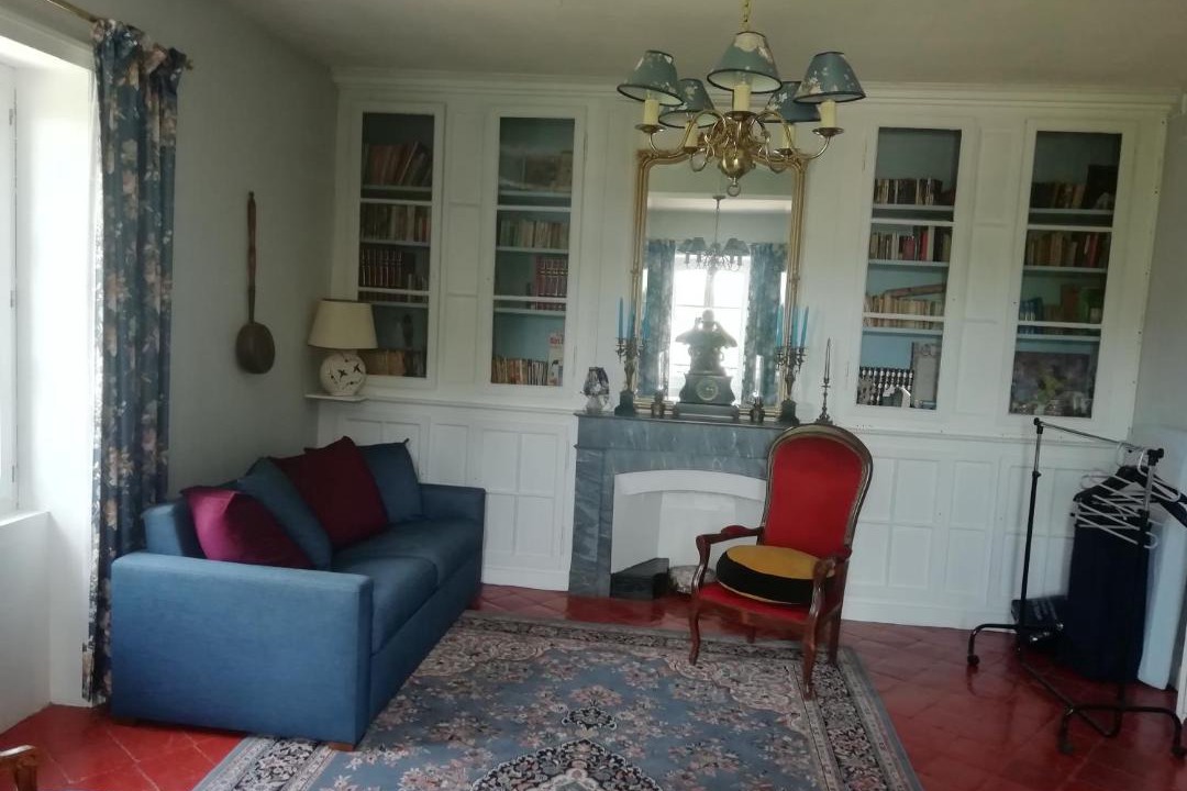 Photo of Livingroom in Charlieu