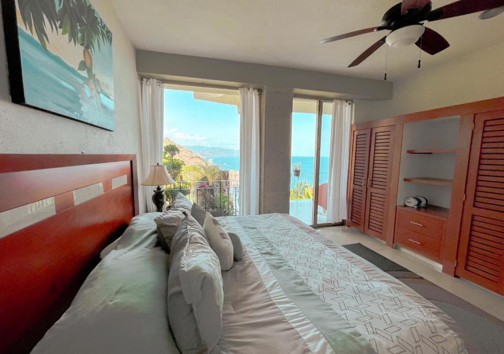 Photo of Bedroom in South Shore Hotel Area