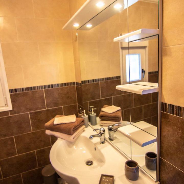 Photo of Bathroom in Tanis