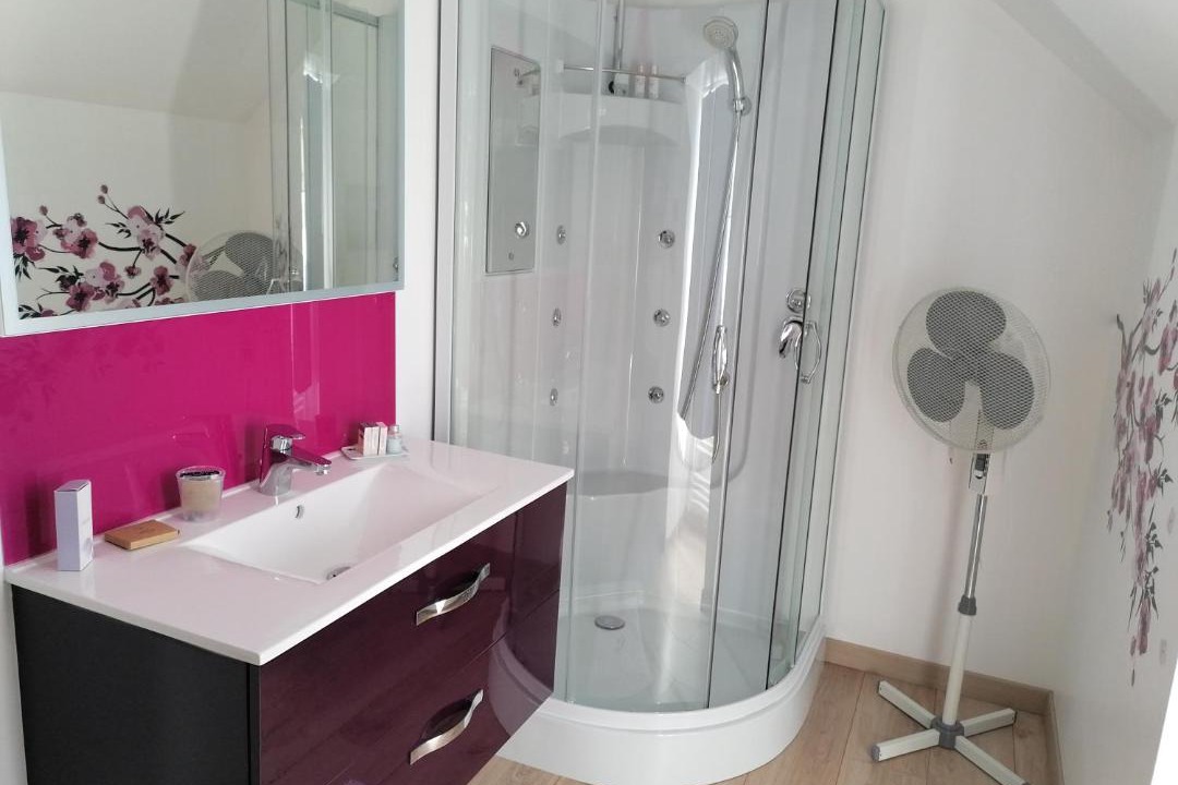 Photo of Others in Ballon