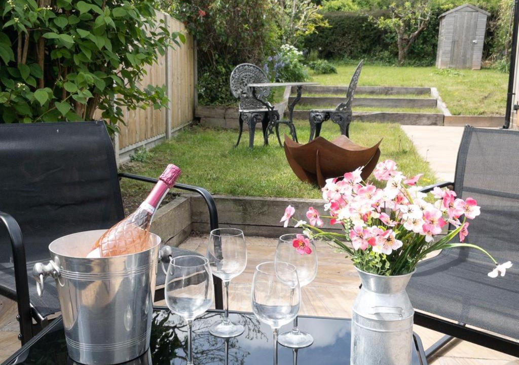 Photo of Patio Balcony in Dorking