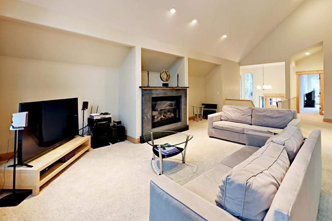 Photo of Livingroom in Sierra Tract