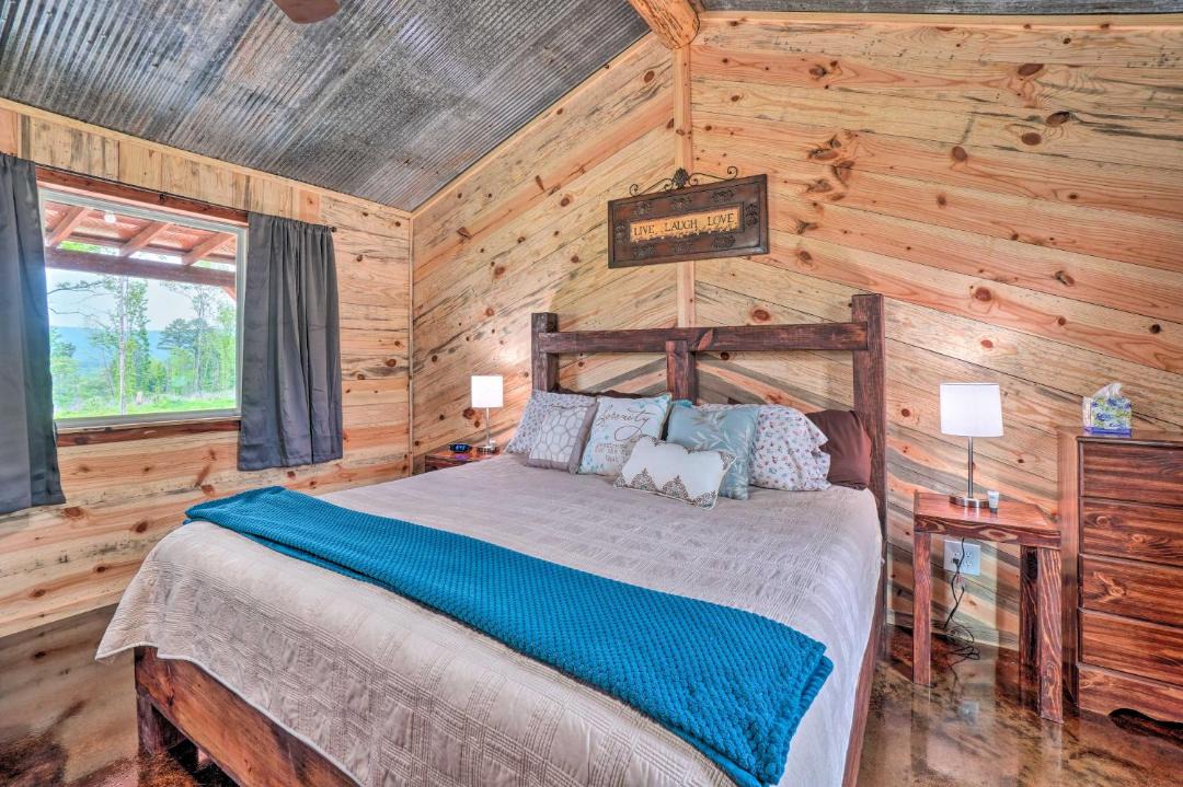 Photo of Bedroom in Ozark