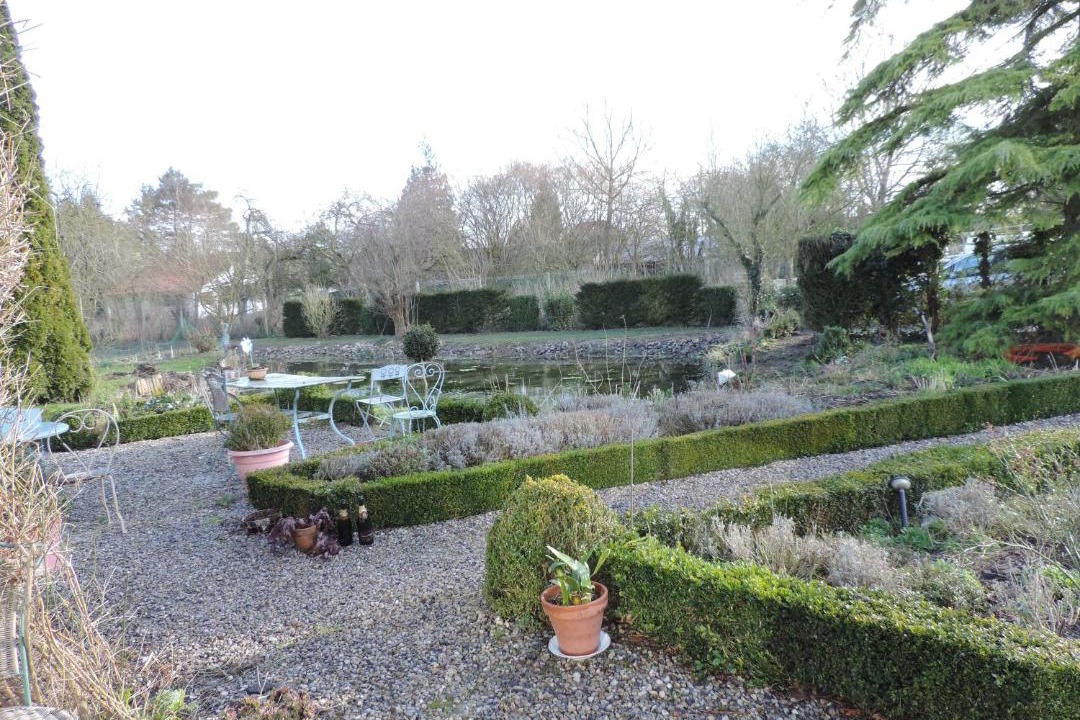 Photo of Others in Erondelle