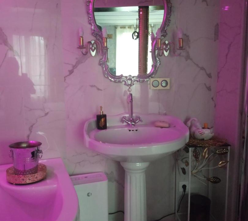Photo of Bathroom in Briey