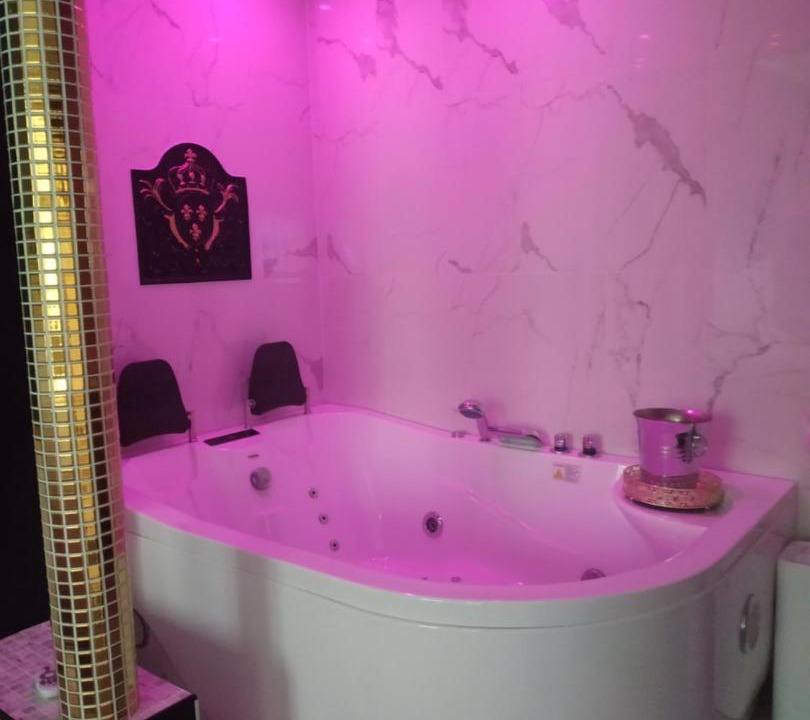 Photo of Bathroom in Briey