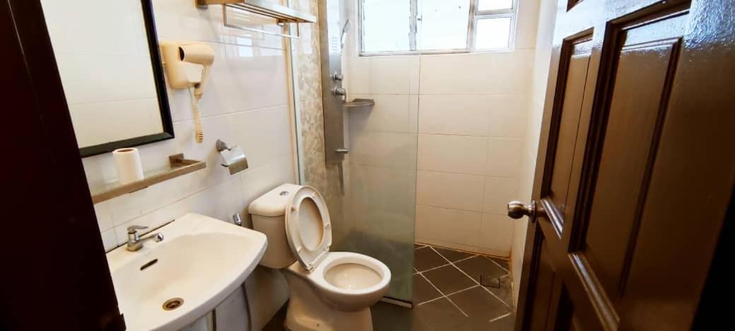 Photo of Bathroom in Parit Raja