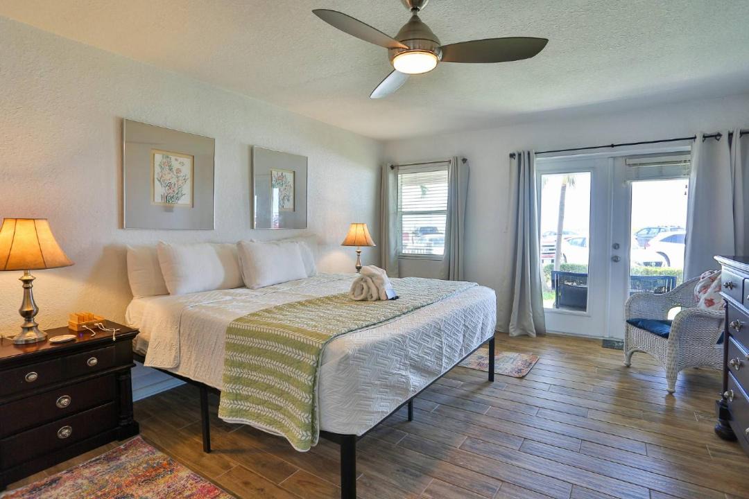 Photo of Bedroom in Pass-a-Grille Historic District