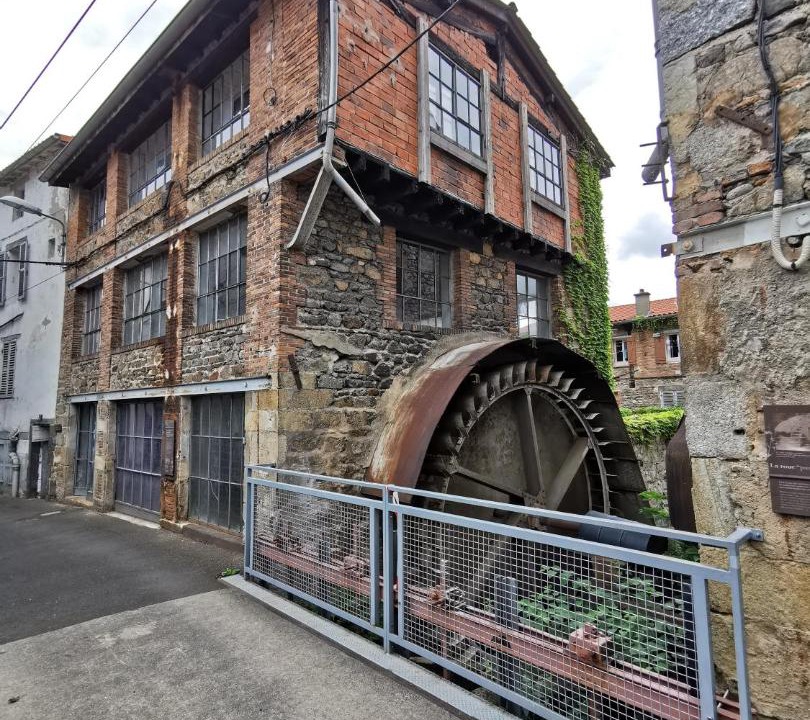 Photo of Buildings in Thiers