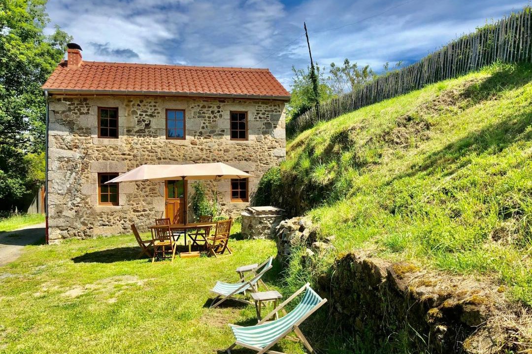 Photo of Buildings in Croze