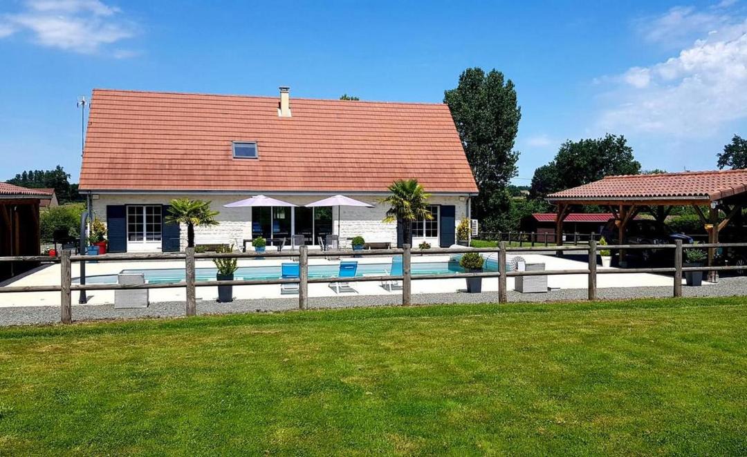 Photo of Others in Saint-Yan