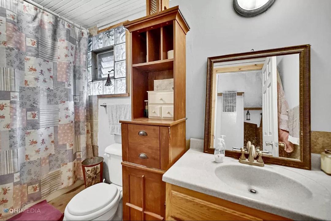 Photo of Bathroom in Thayer