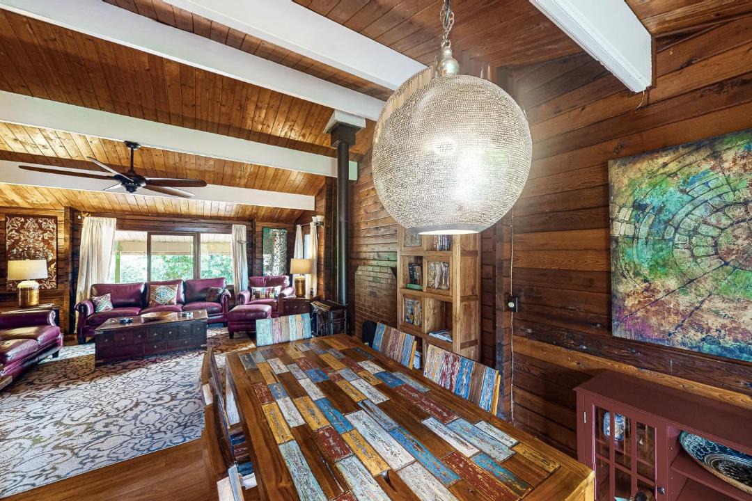 Photo of Livingroom in Volcano