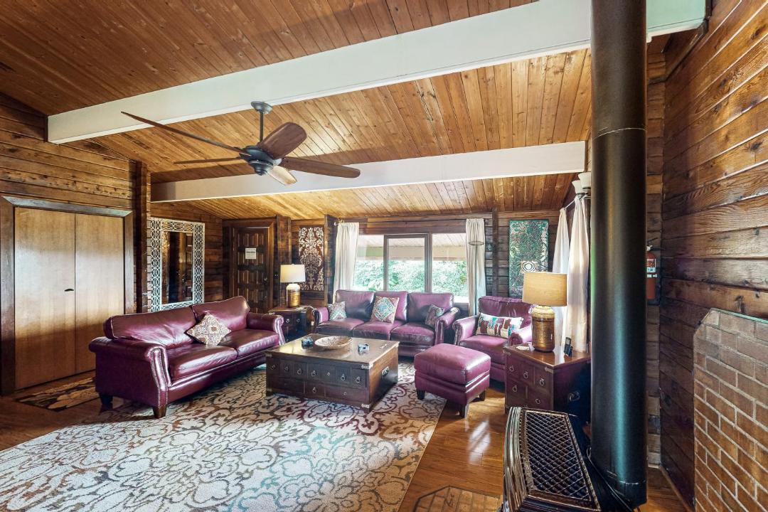 Photo of Livingroom in Volcano