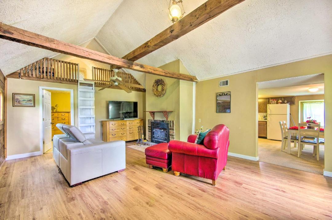 Photo of Livingroom in Hallsville