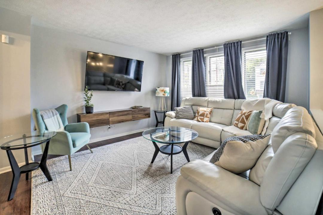 Photo of Livingroom in Brighton Heights