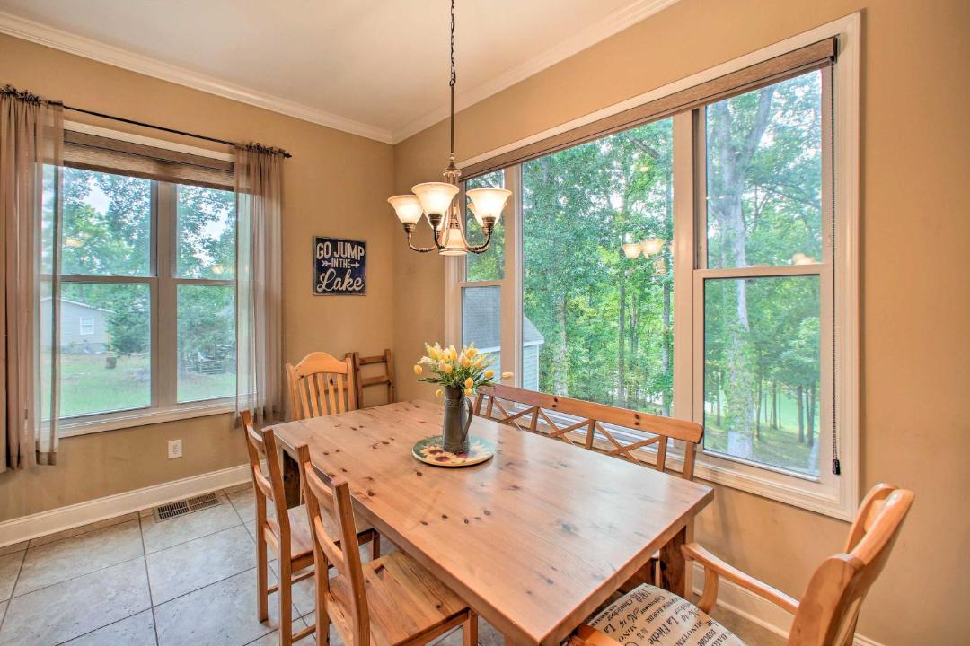 Photo of Livingroom in Townville
