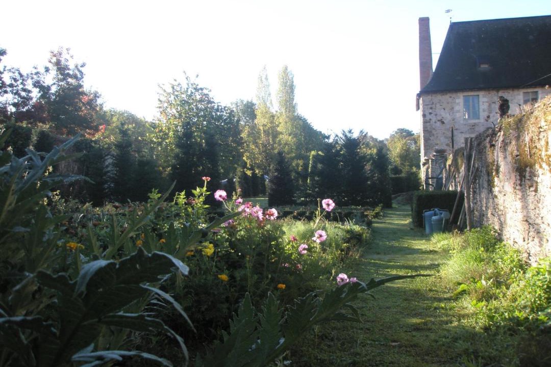 Photo of Others in Segre