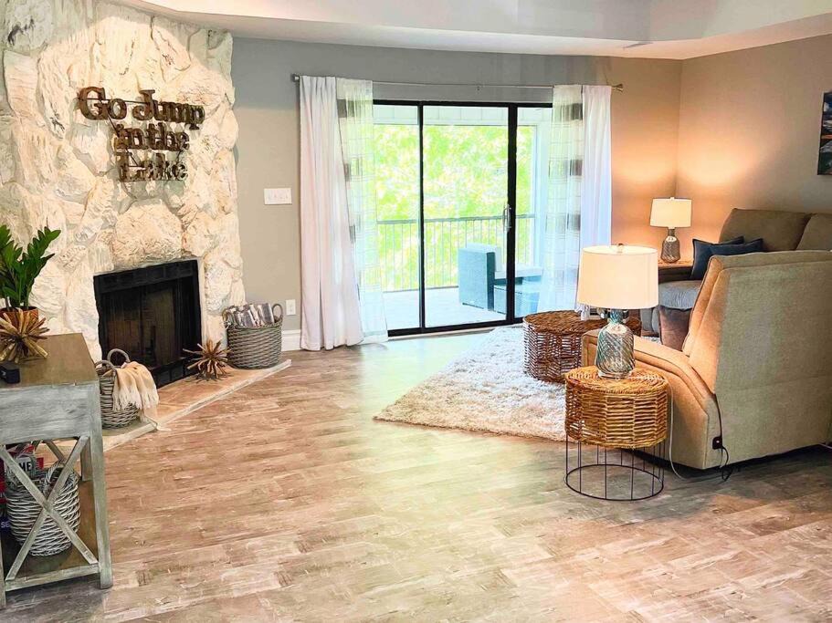 Photo of Livingroom in Lake Ozark