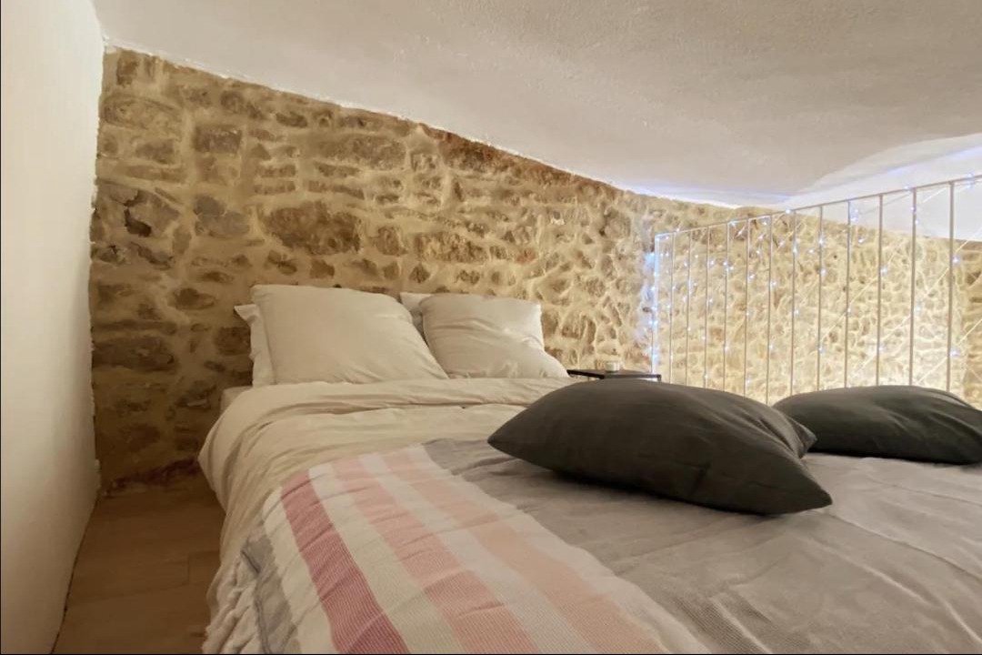Photo of Bedroom in Mornas