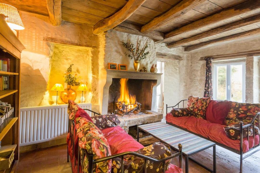 Photo of Livingroom in Source-Seine