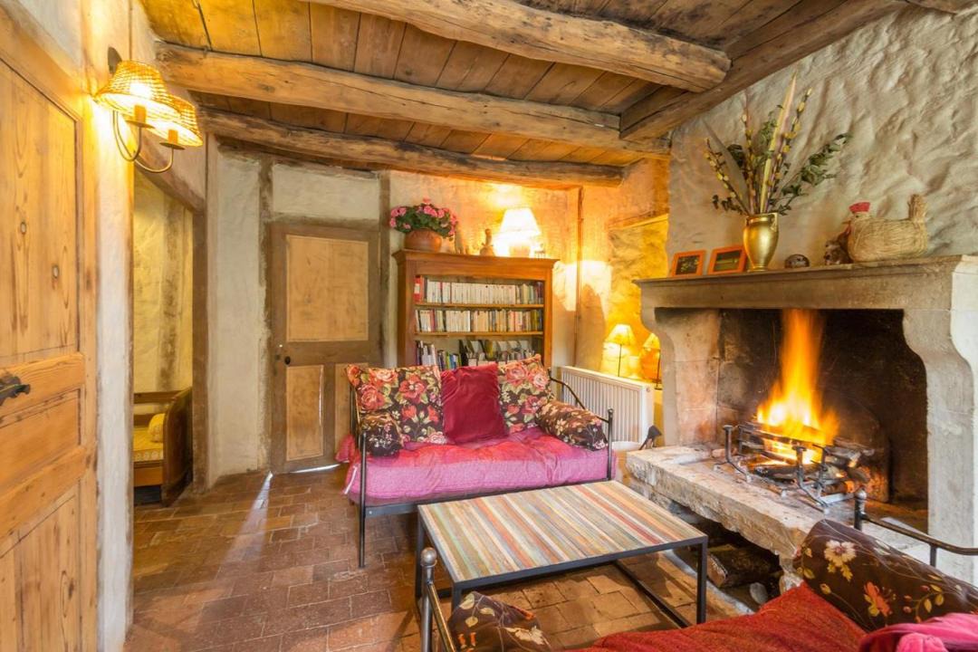 Photo of Livingroom in Source-Seine