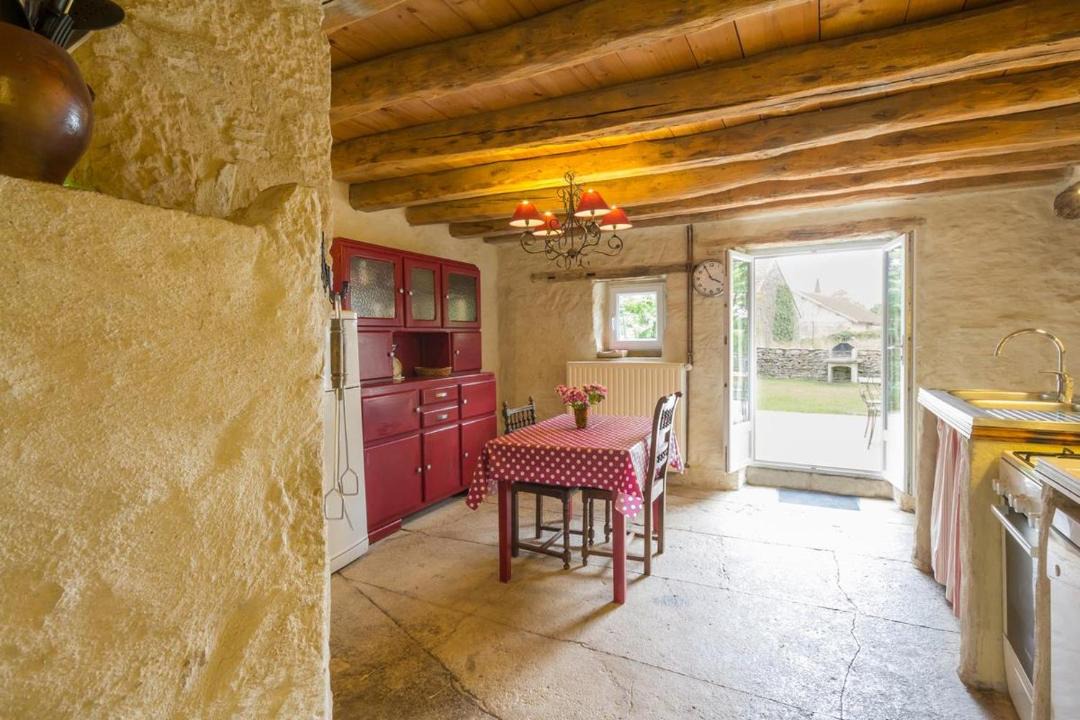 Photo of Livingroom in Source-Seine