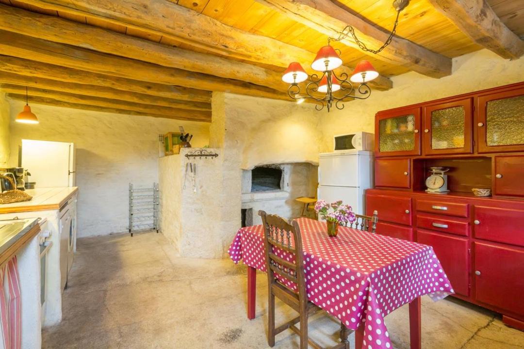 Photo of Livingroom in Source-Seine