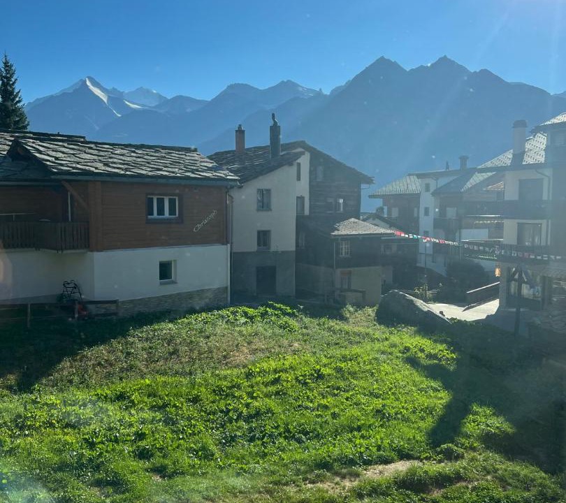 Photo of Buildings in Graechen