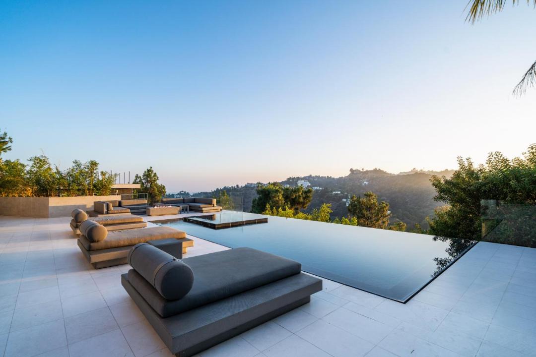 Photo of Others in Hollywood Hills West