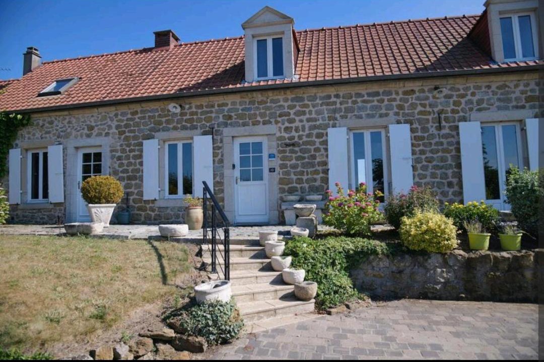 Photo of Buildings in Pernes-les-Boulogne