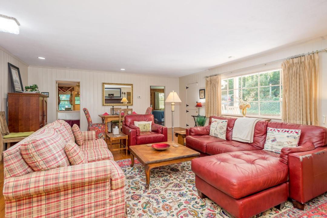 Photo of Livingroom in Laurel Park