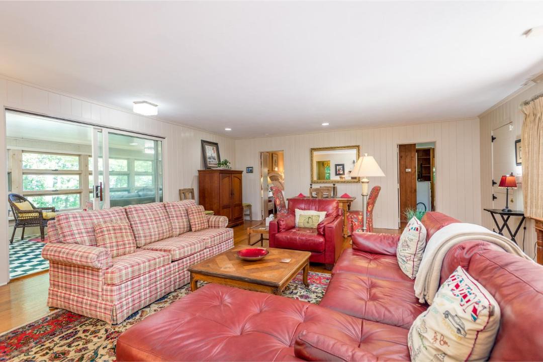 Photo of Livingroom in Laurel Park