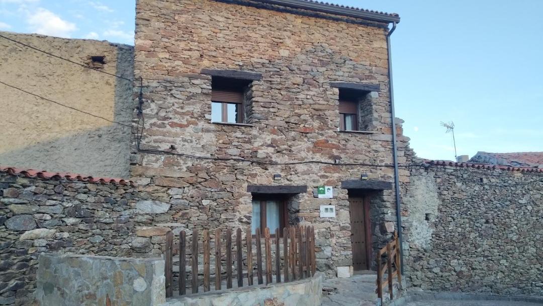 Photo of Buildings in Bustares
