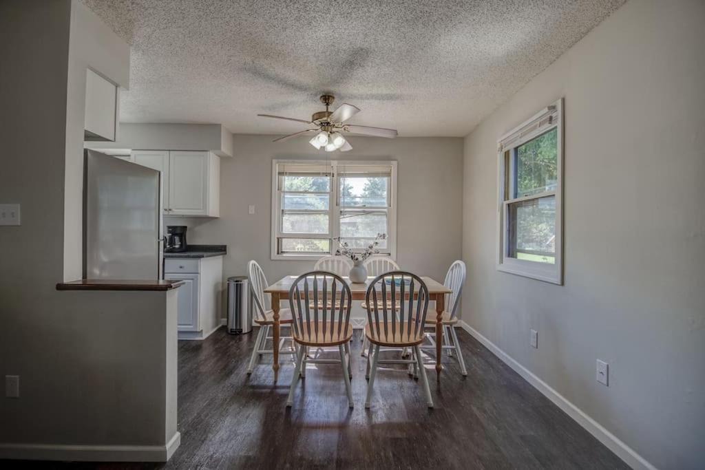 Photo of Livingroom in Clive