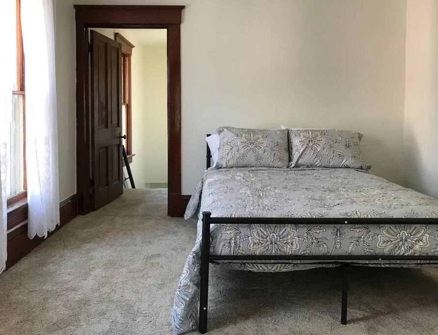 Photo of Bedroom in Des Moines