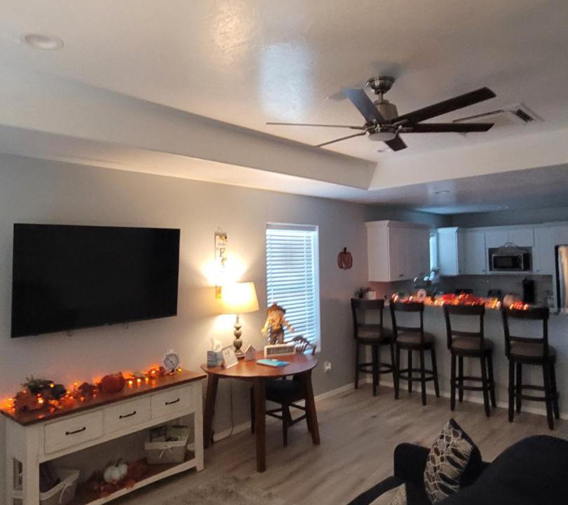 Photo of Livingroom in Roswell