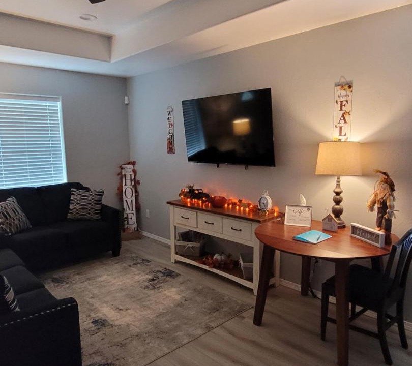Photo of Livingroom in Roswell