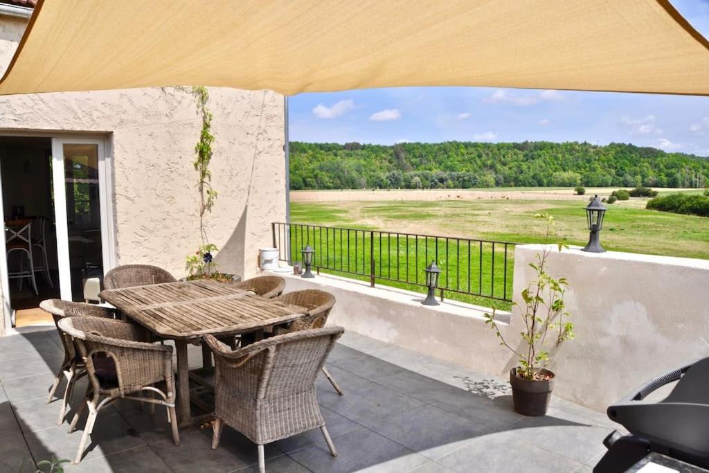 Photo of Patio Balcony in Noyers-sur-Serein