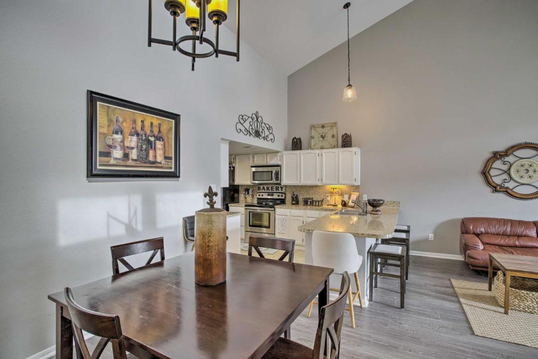 Photo of Livingroom in April Sound