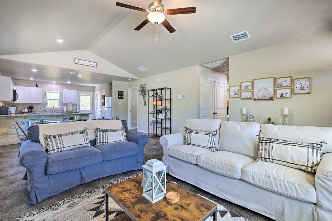Photo of Livingroom in Spring Branch