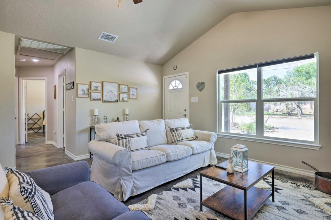 Photo of Livingroom in Spring Branch