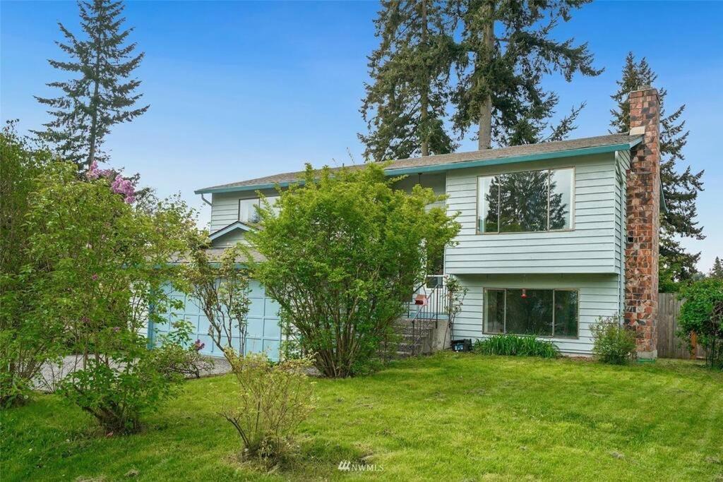 Photo of Buildings in Picnic Point-North Lynnwood