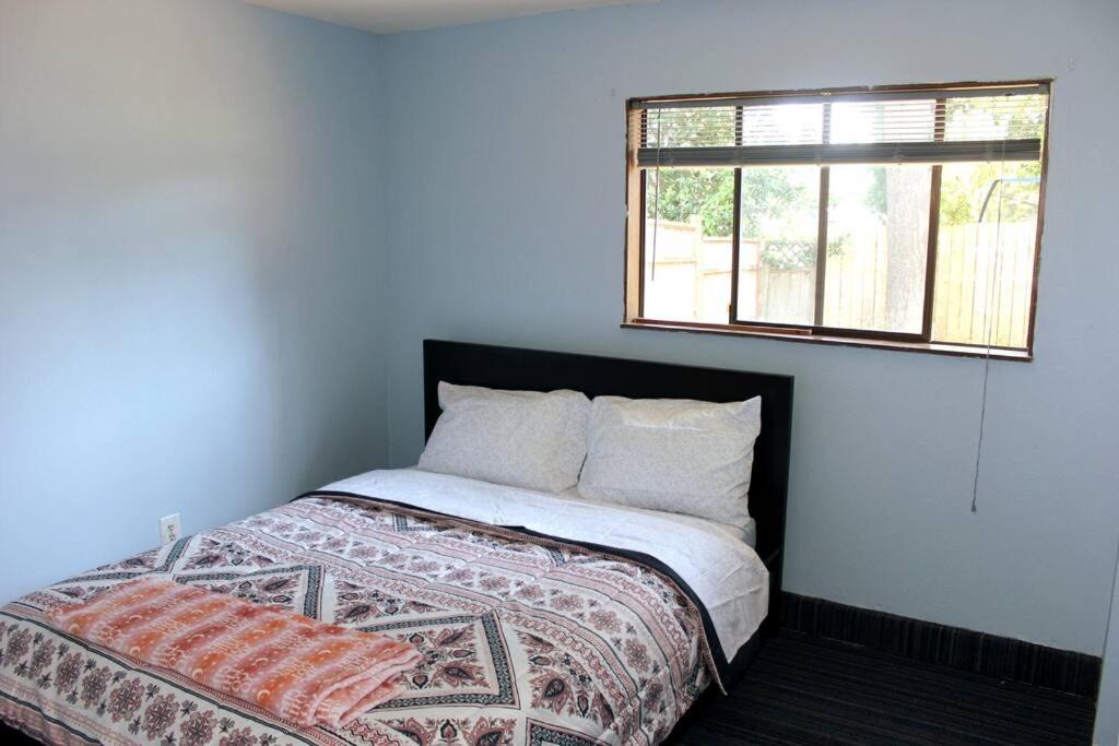 Photo of Bedroom in Picnic Point-North Lynnwood