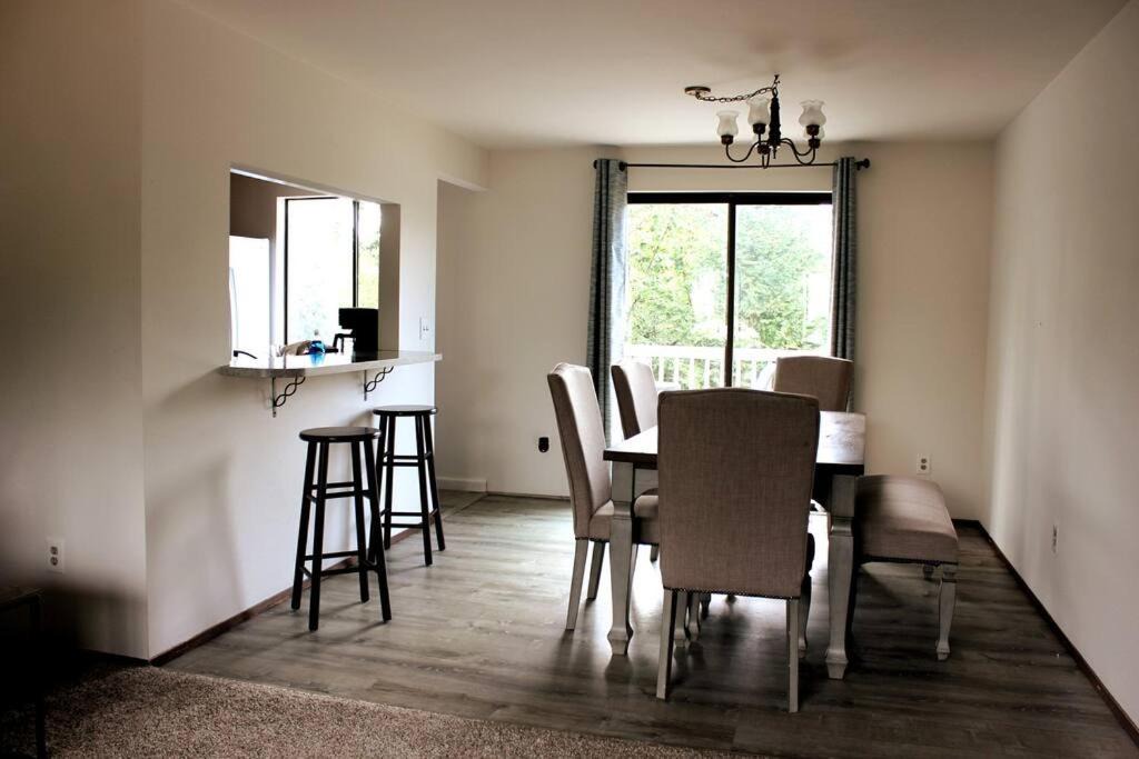 Photo of Livingroom in Picnic Point-North Lynnwood