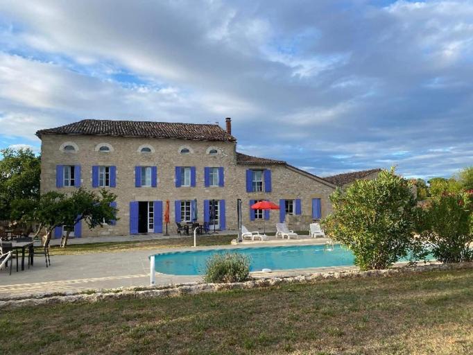 Photo of Buildings in Les Leves-et-Thoumeyragues