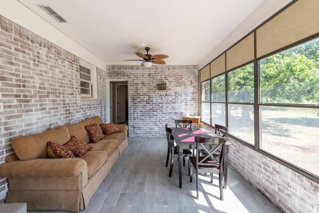 Photo of Livingroom in Clay