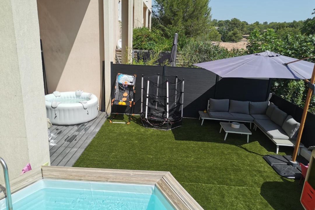 Photo of Others in Garrigues