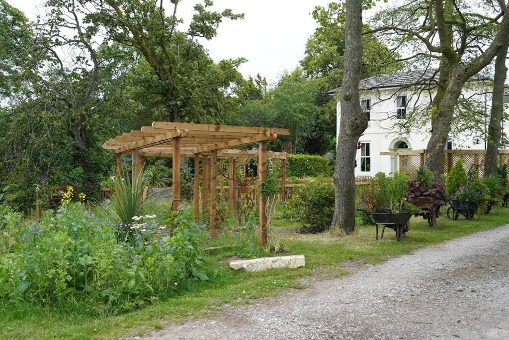 Photo of Buildings in Whitestake
