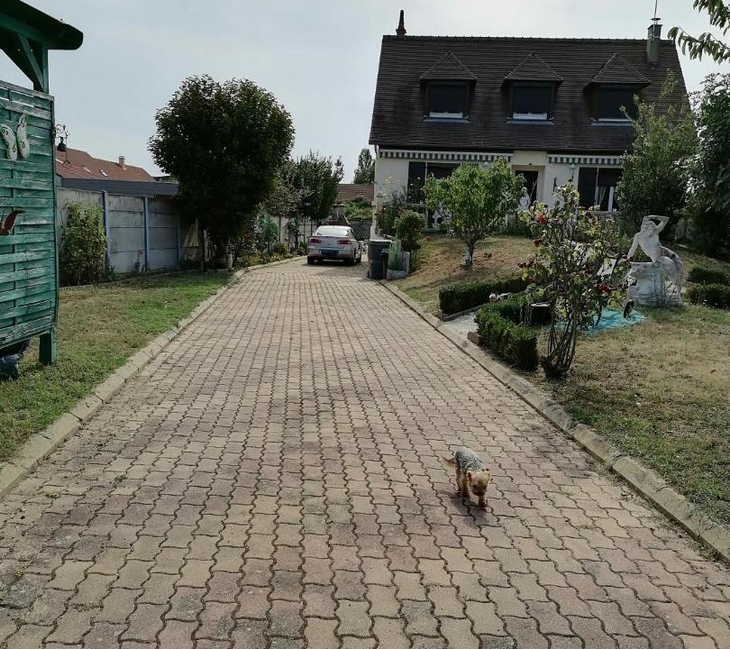 Photo of Buildings in Spay